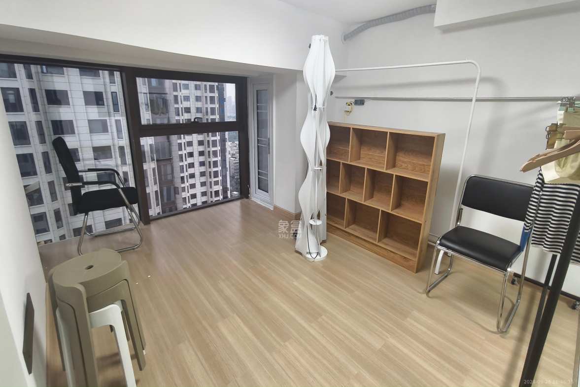 富兴时代御城  1室1厅1卫   3400.00元/月室内图