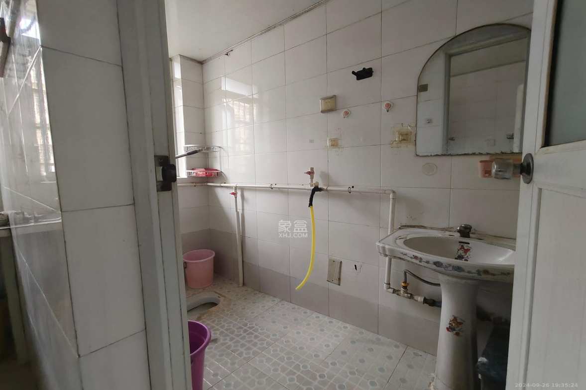 新桥沁园(银港农贸市场)  2室2厅1卫    1600.0元/月 新桥沁园(银港农贸市场)  2室2厅1卫    1600.0元/月室内图