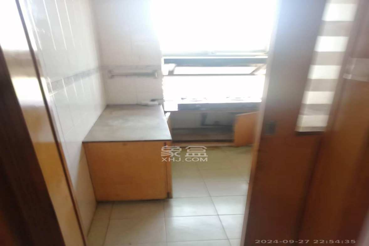 新天小区  3室2厅1卫    1300.0元/月 新天小区  3室2厅1卫    1300.0元/月室内图