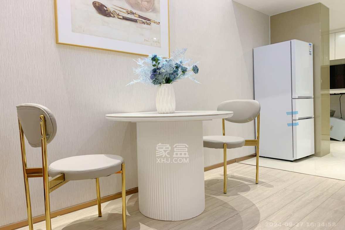 华远华时代  2室2厅1卫   3700.00元/月室内图