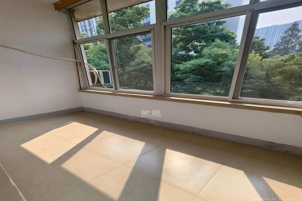 省机械工业学院（湖南工业职业学院雨花校区）  2室1厅1卫   1500.00元/月室内图