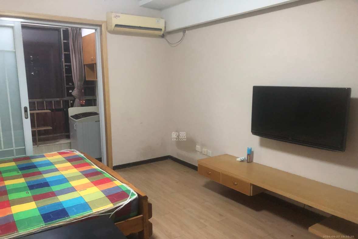 和庄  1室1厅1卫    1600.0元/月室内图