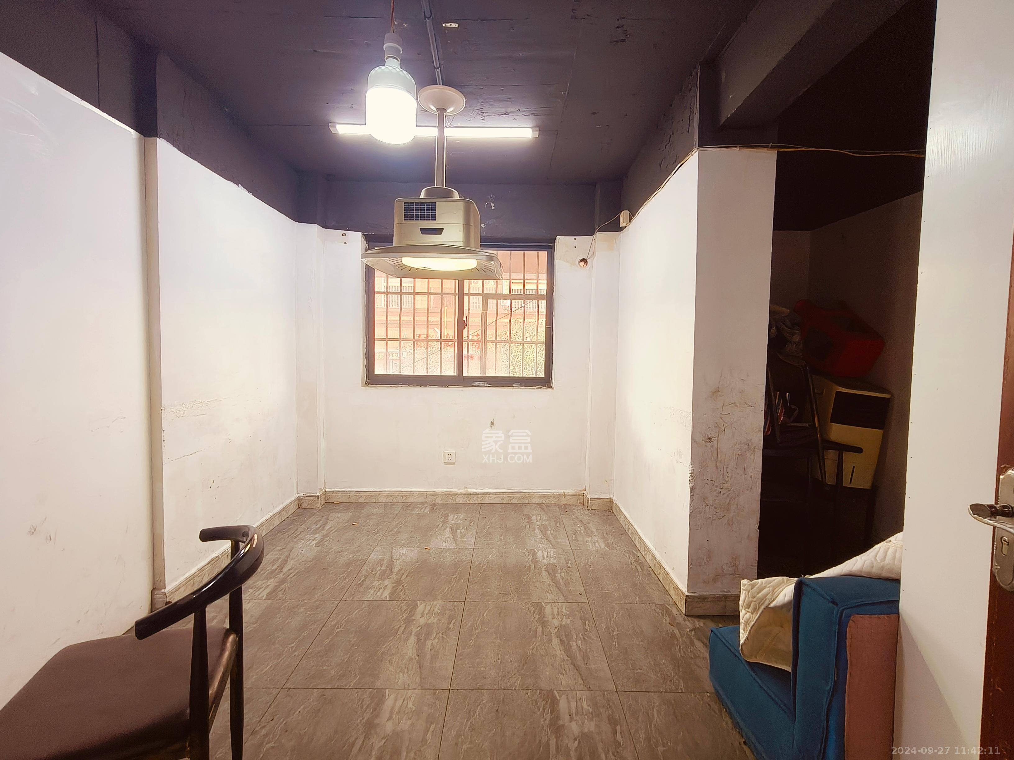 五星龙廻塘小区   87.48㎡      4500.0元/月室内图