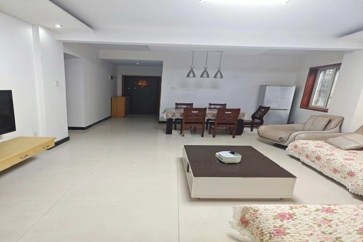 东城名苑  2室2厅1卫    1500.0元/月室内图