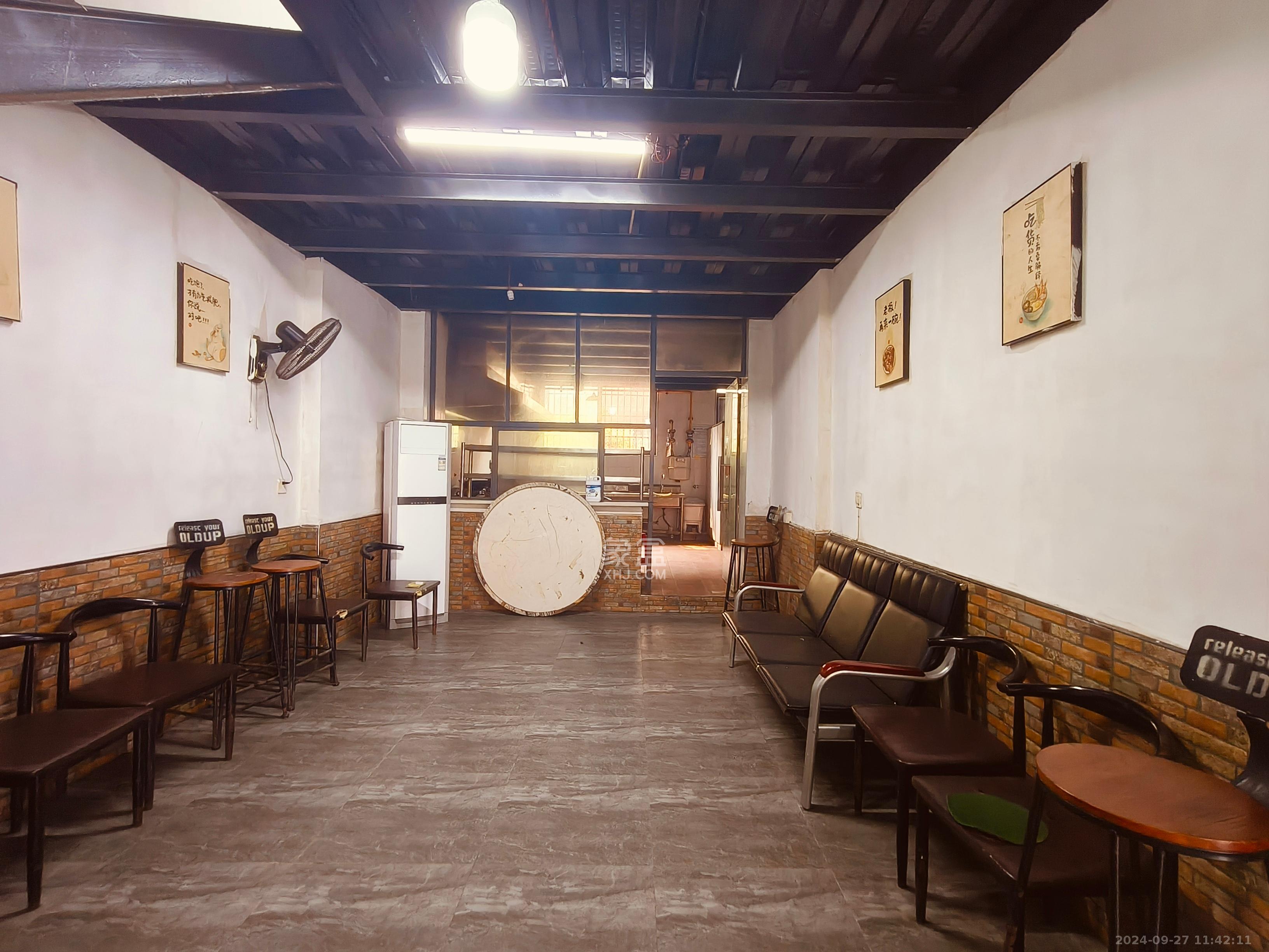 五星龙廻塘小区   87.48㎡      4500.0元/月室内图