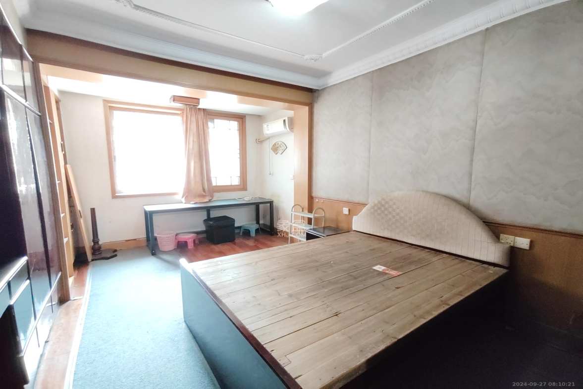 向韶村  3室1厅1卫   2200.00元/月室内图