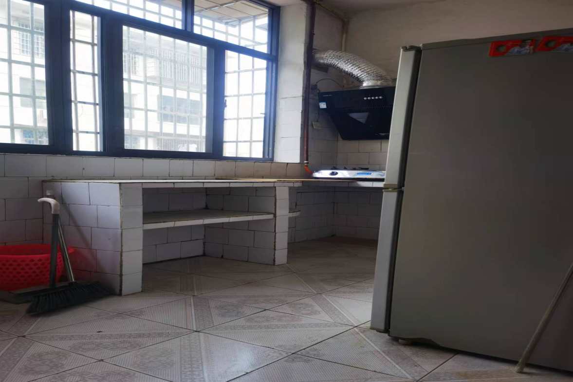 市委党校  2室1厅1卫    850.0元/月室内图