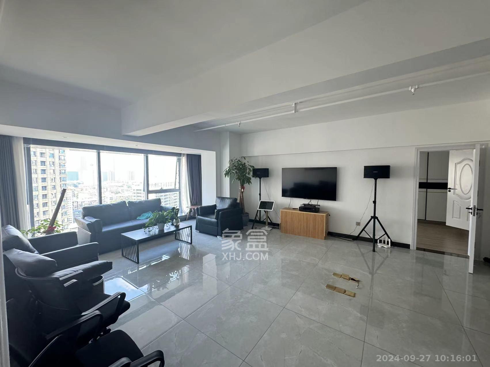 东怡外国（南湖一号)  1室1厅1卫    6000.0元/月