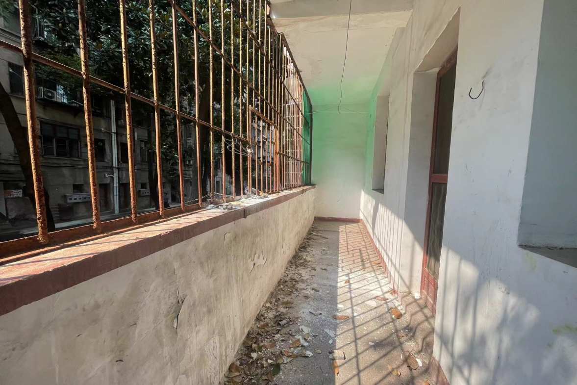 行署十单位家属房  4室2厅1卫    26.8万室内图
