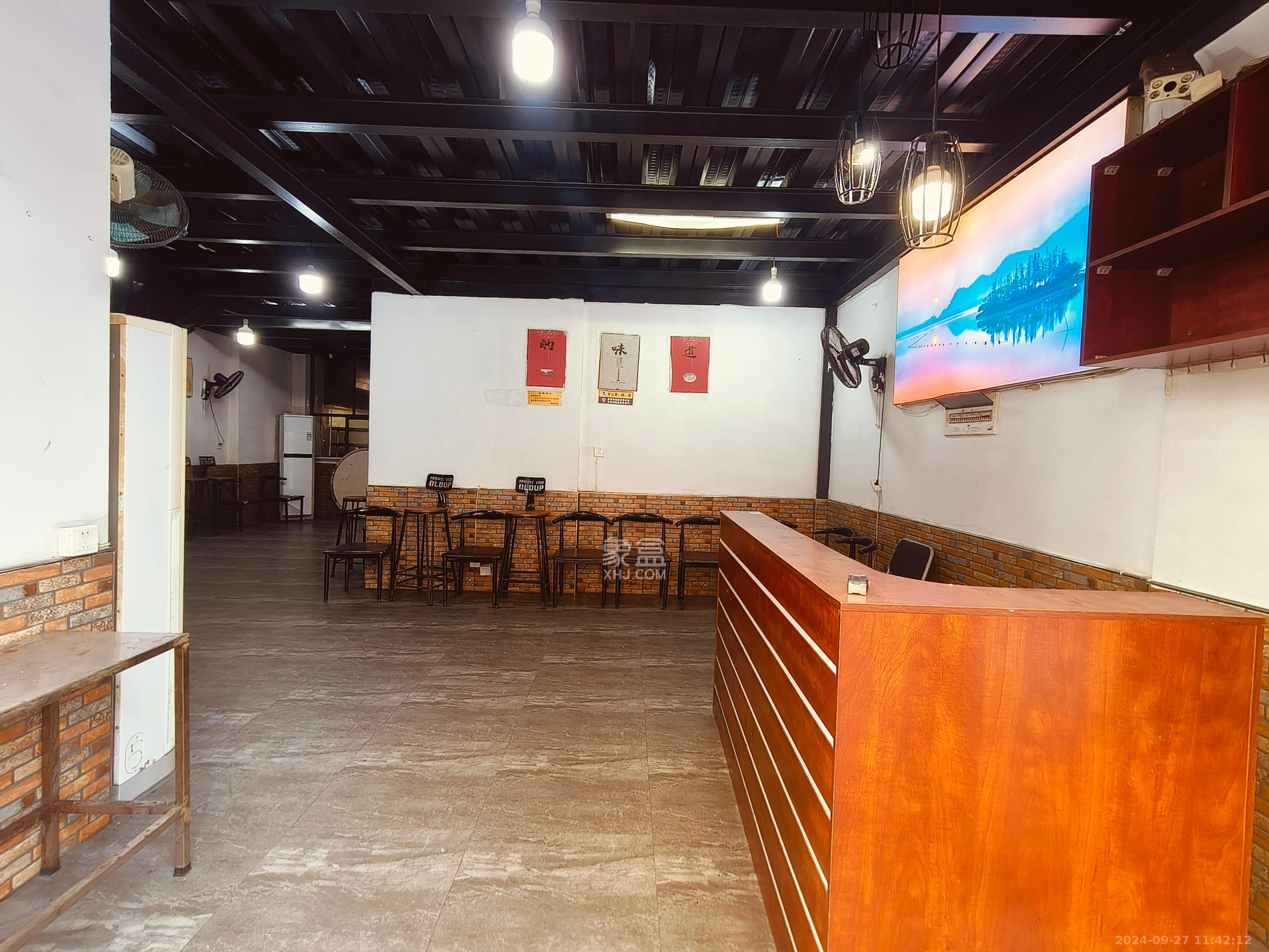 五星龙廻塘小区   87.48㎡      4500.0元/月室内图