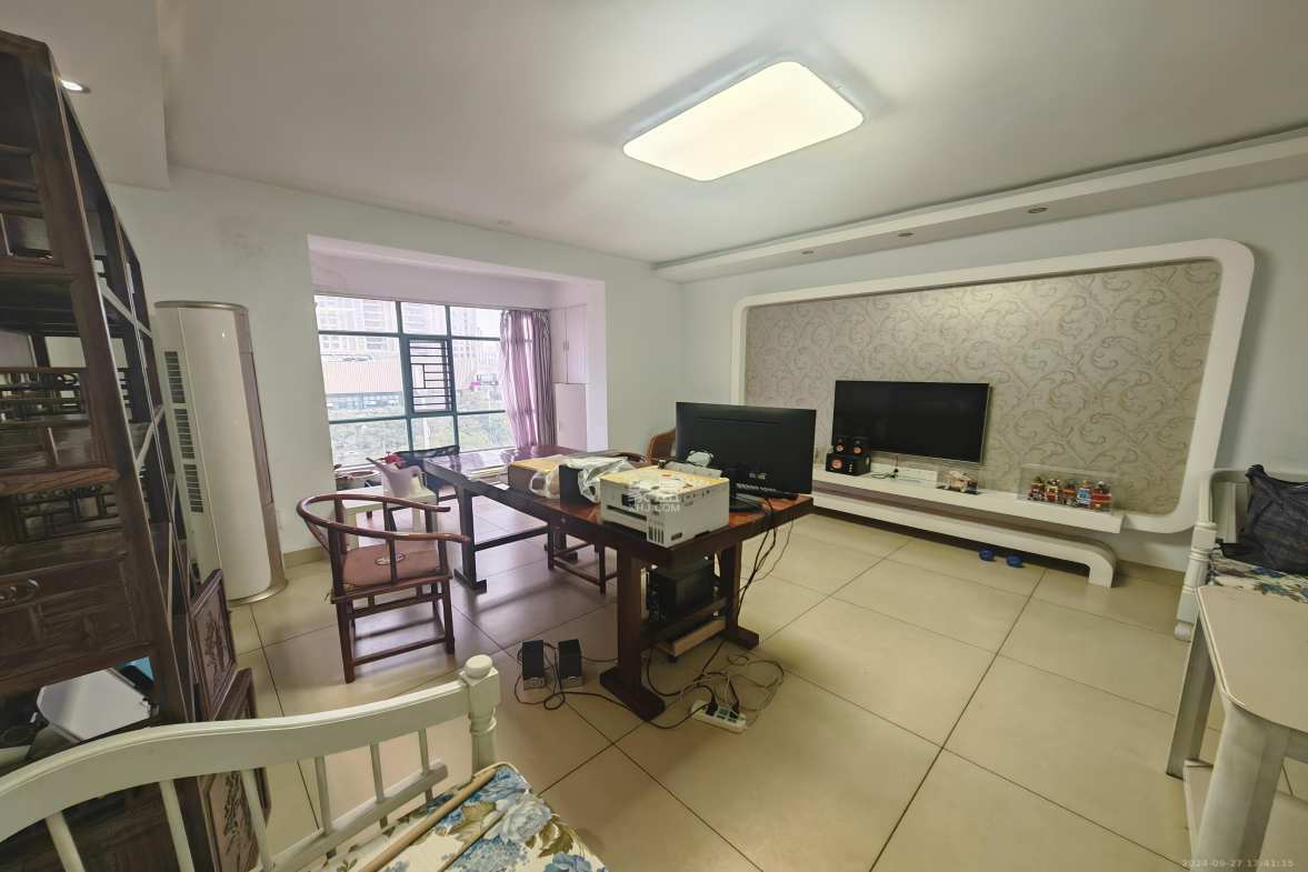 美林景园  3室2厅1卫   3800.00元/月室内图
