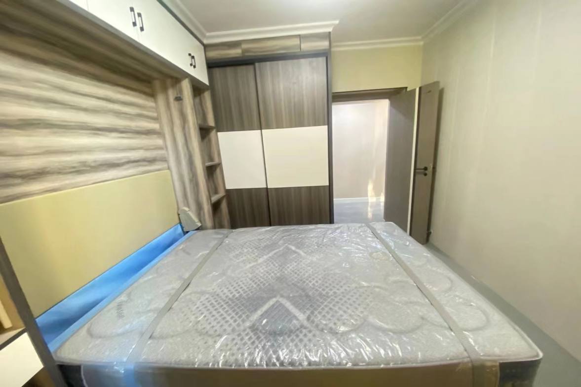 北建理想城  3室2厅2卫   2000.00元/月室内图