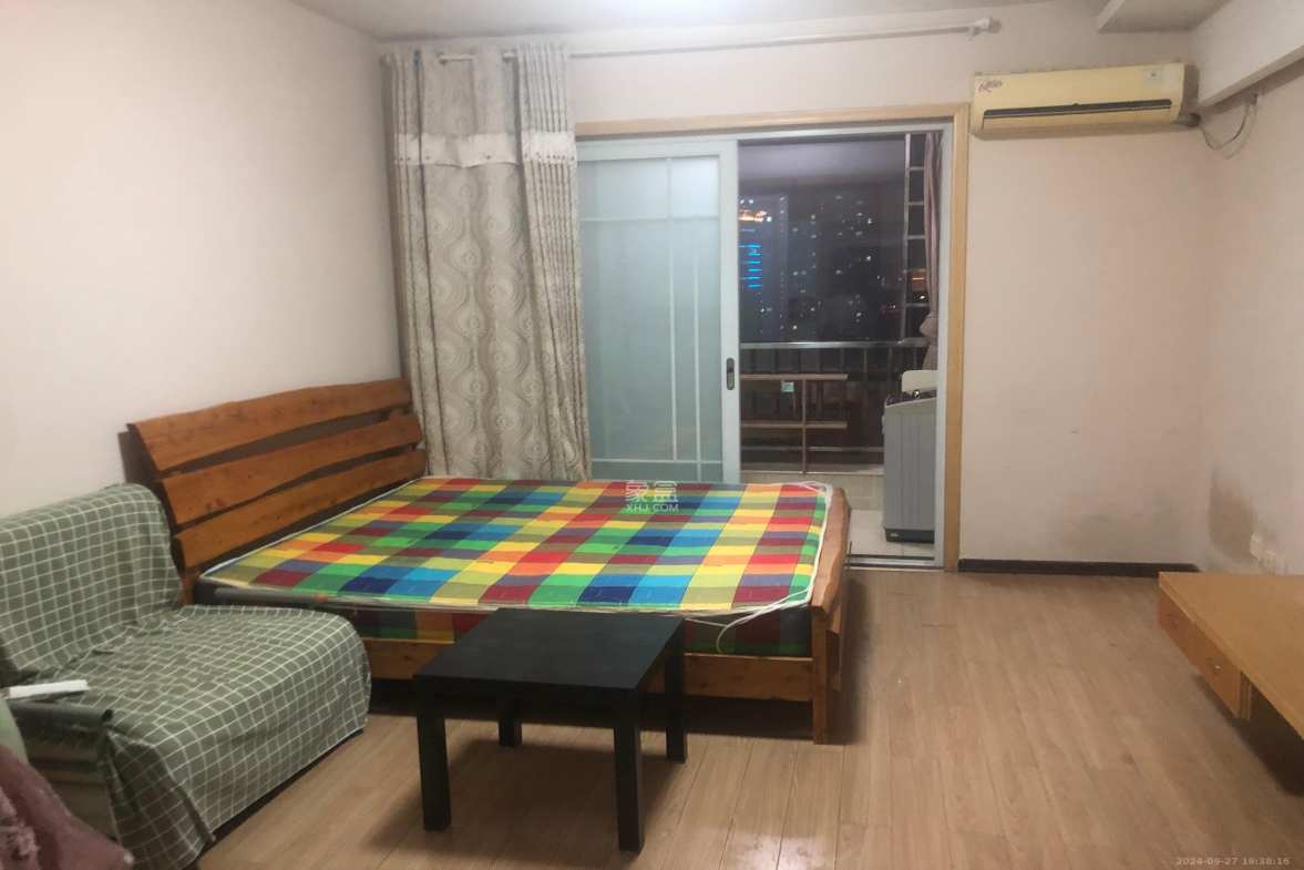 和庄  1室1厅1卫    1600.0元/月室内图1