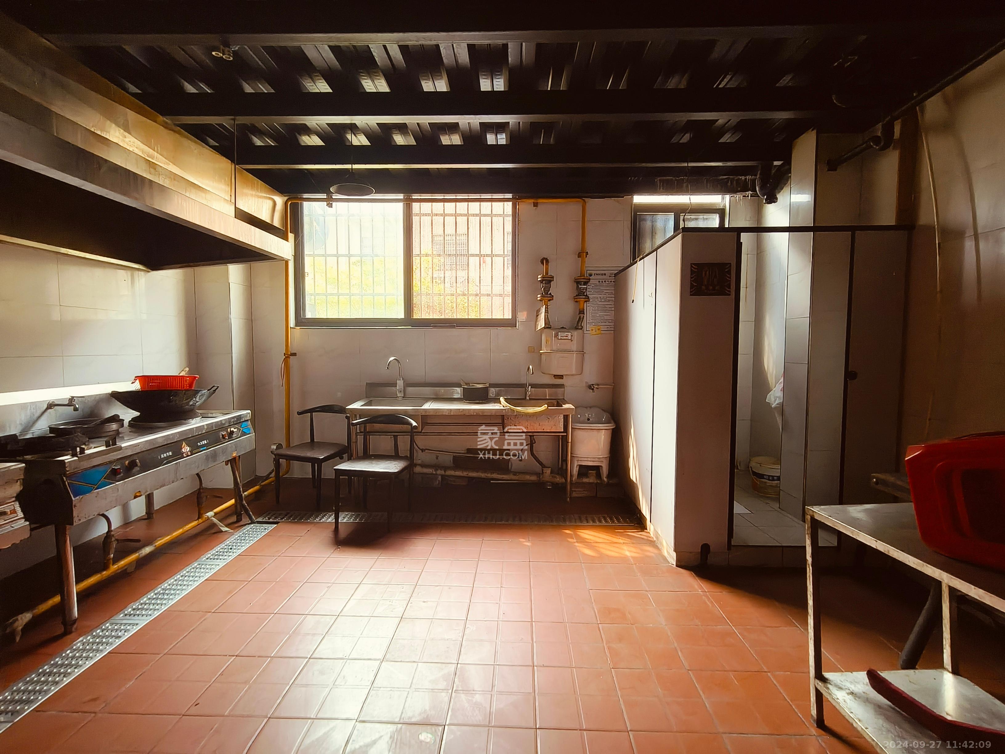 五星龙廻塘小区   87.48㎡      4500.0元/月室内图