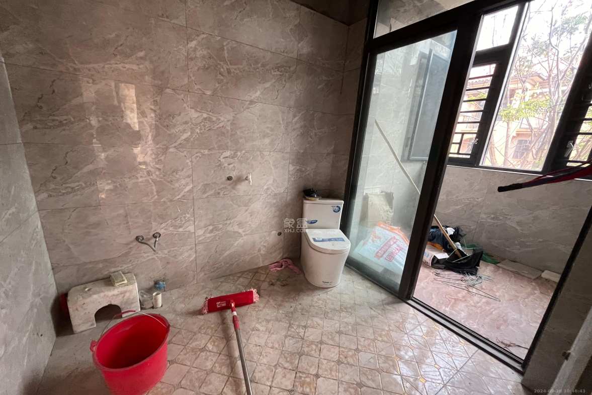 佳兆业水岸新都  4室2厅2卫   3600.00元/月室内图