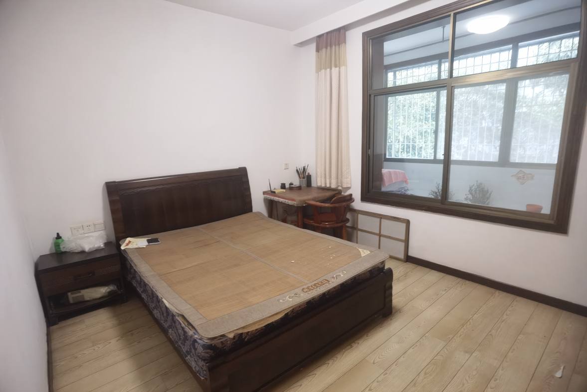 娄底一中教师新村 3室2厅2卫 72.8万 娄底一中教师新村 3室2厅2卫 72.8万客厅