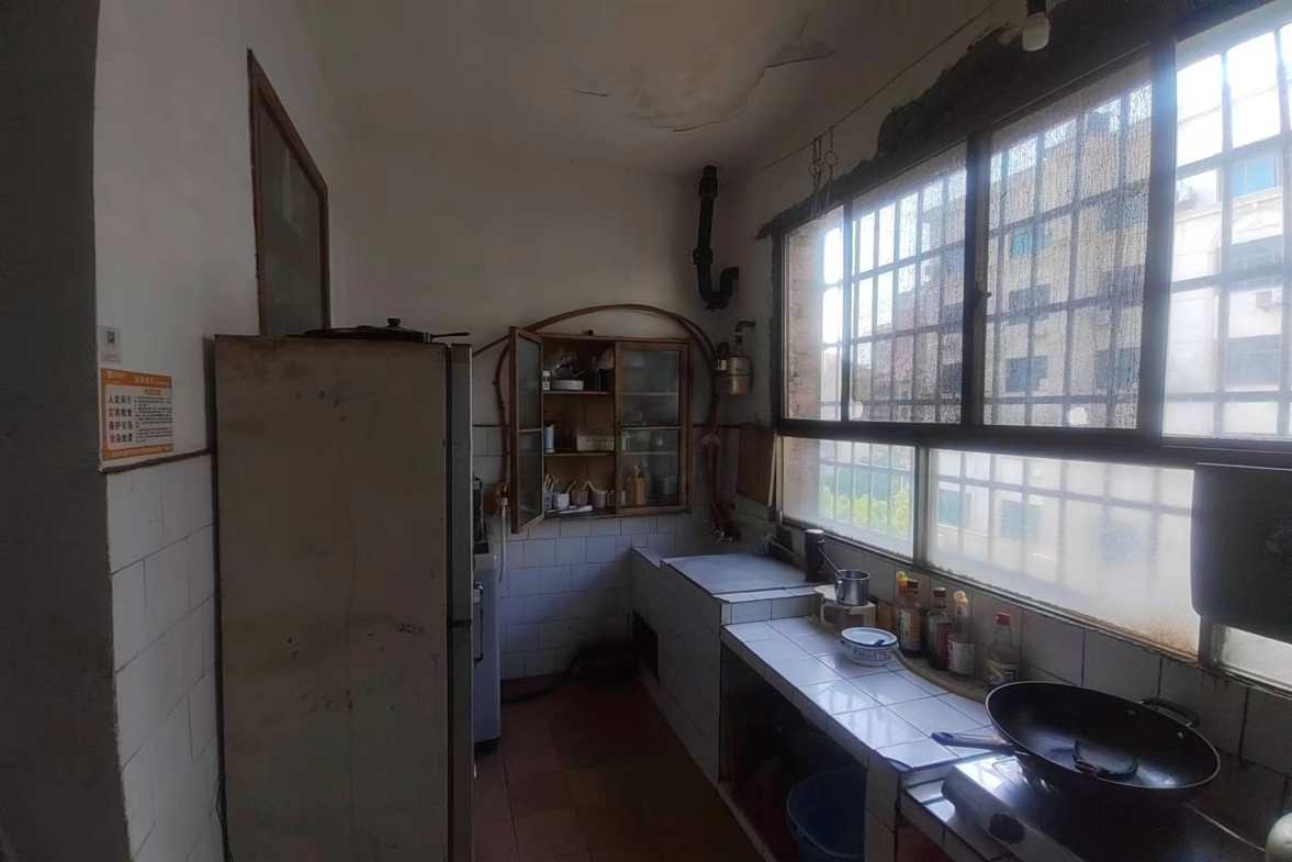 吉泰领寓 1室1厅1卫 1200.00元/月 吉泰领寓 1室1厅1卫 1200.00元/月室内图