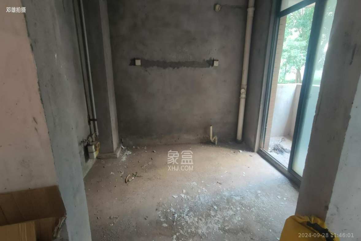 八方小区D区  4室2厅2卫    4000.0元/月 八方小区D区  4室2厅2卫    4000.0元/月室内图