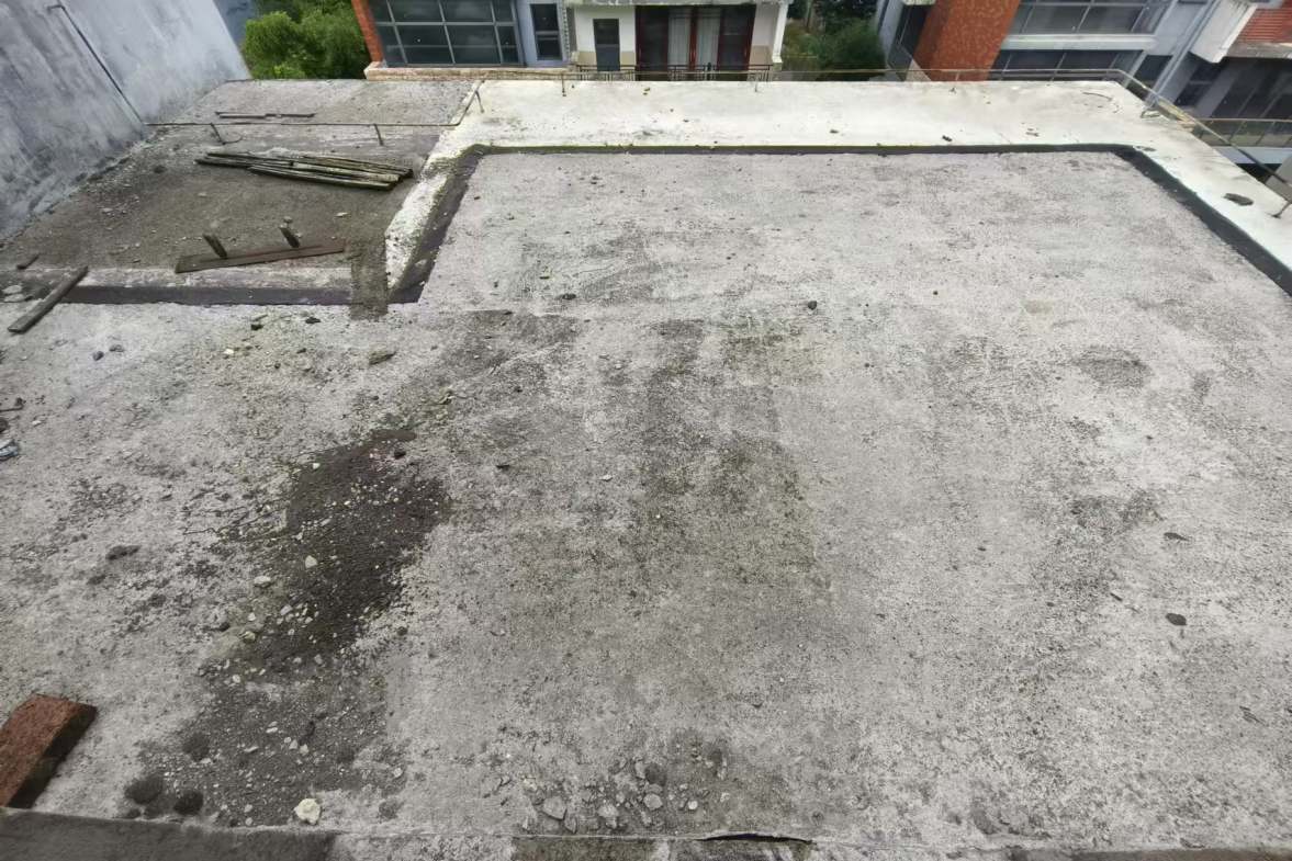 会龙山溪谷别墅  5室3厅4卫    135.0万室内图