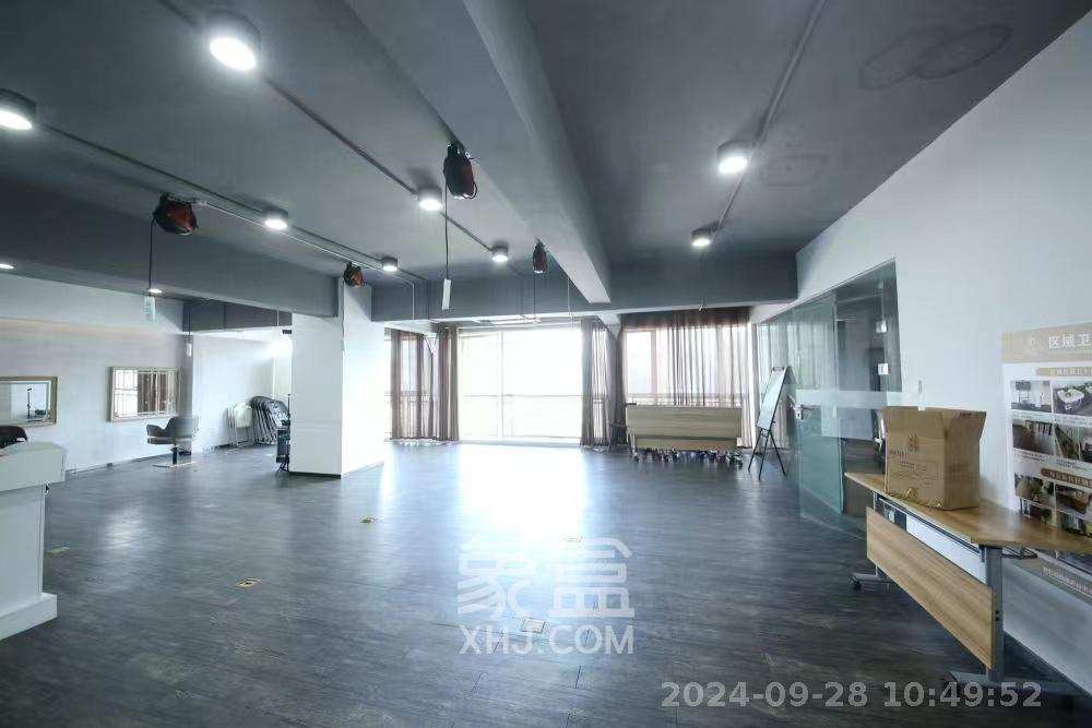 上城金都  4室2厅3卫   12000.00元/月室内图1