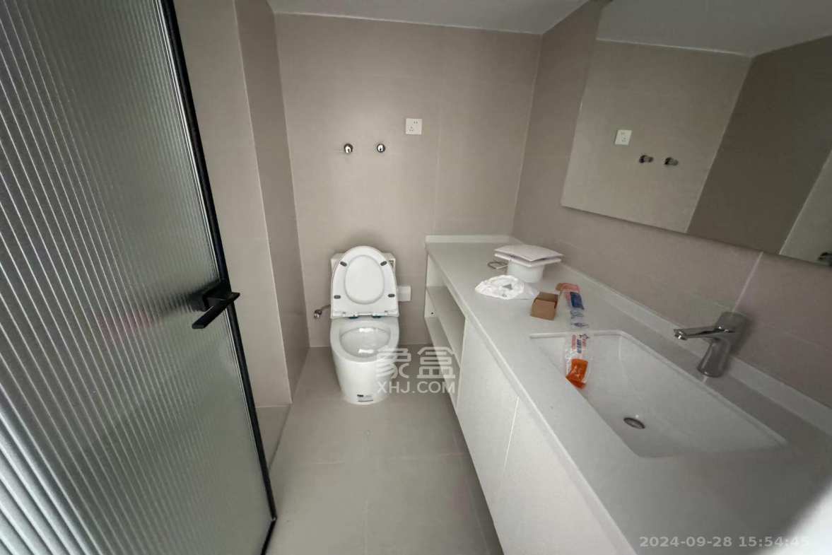 卓越中寰  2室1厅1卫    2800.0元/月室内图