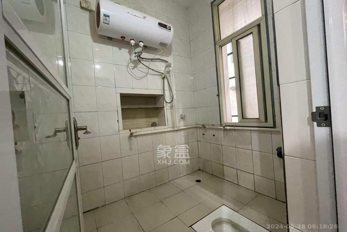 星沙一区  1室1厅1卫    1500.0元/月室内图