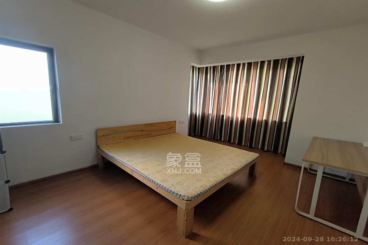 山语城三期  4室2厅2卫   2800.00元/月室内图