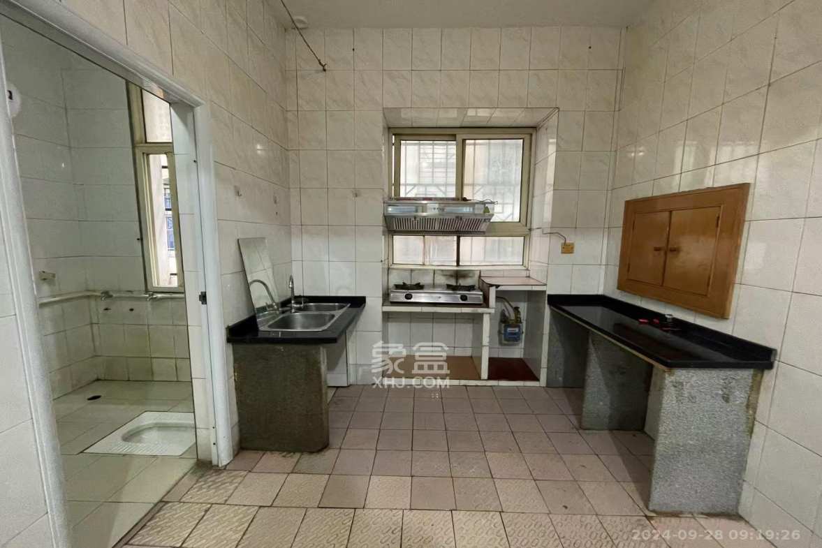 星沙一区  1室1厅1卫    1500.0元/月室内图