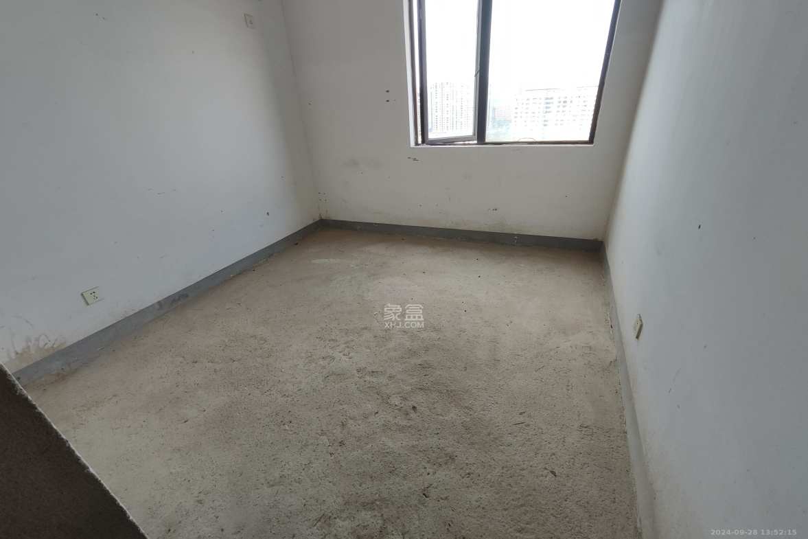 星湖湾一期高层  4室2厅2卫    1200.0元/月室内图