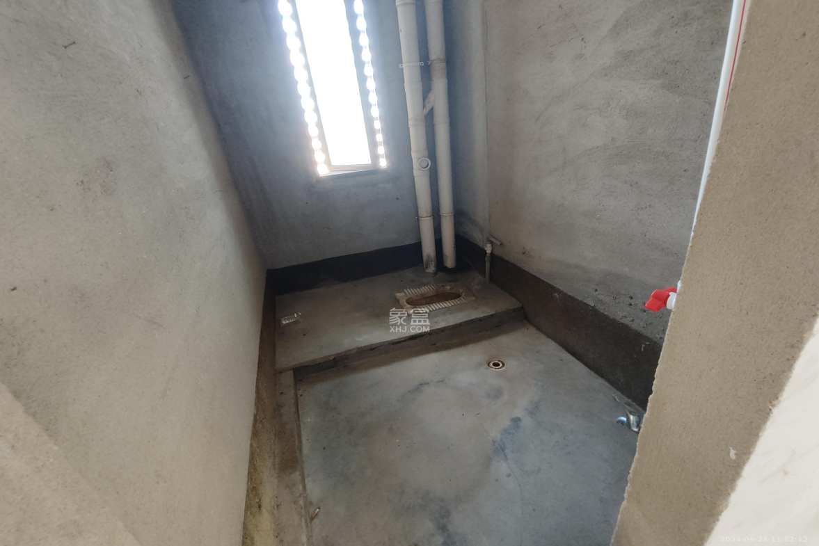 星湖湾一期高层  4室2厅2卫    1200.0元/月室内图