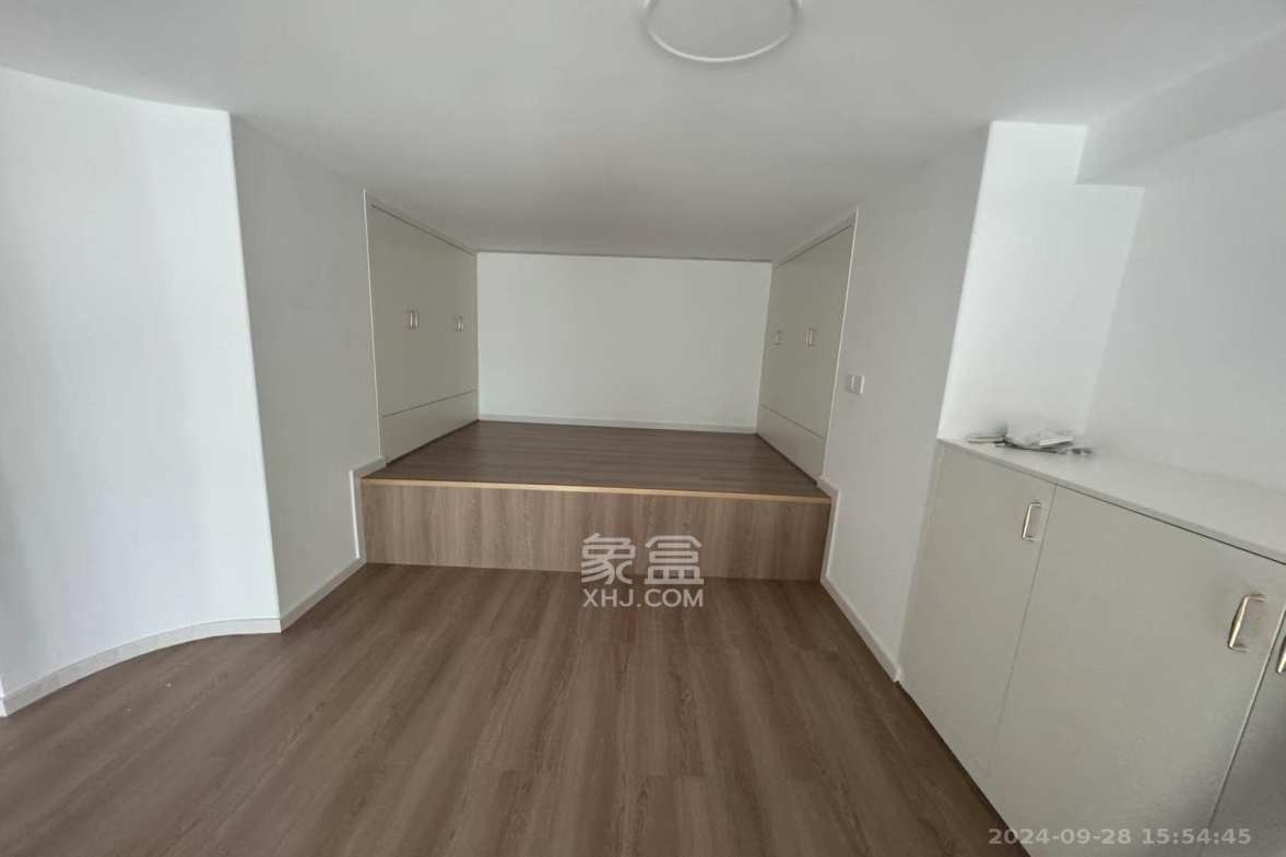 卓越中寰  2室1厅1卫    2800.0元/月室内图1