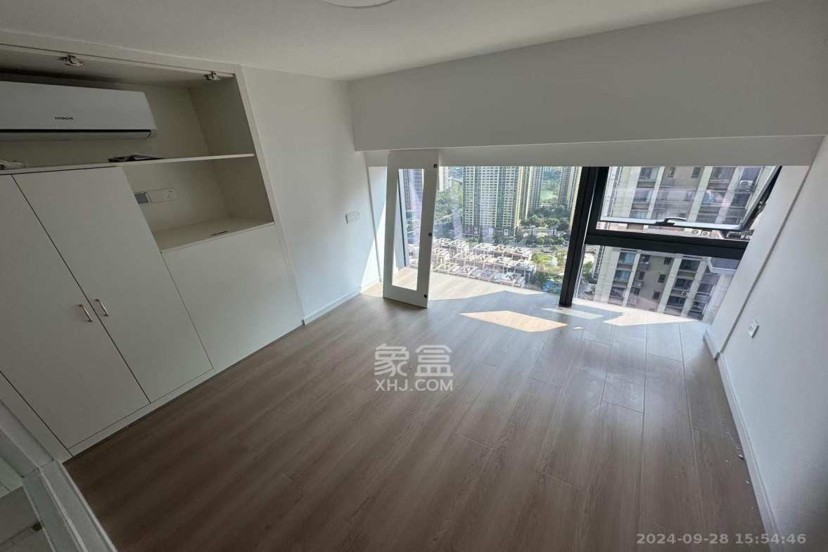 卓越中寰  2室1厅1卫    2800.0元/月室内图