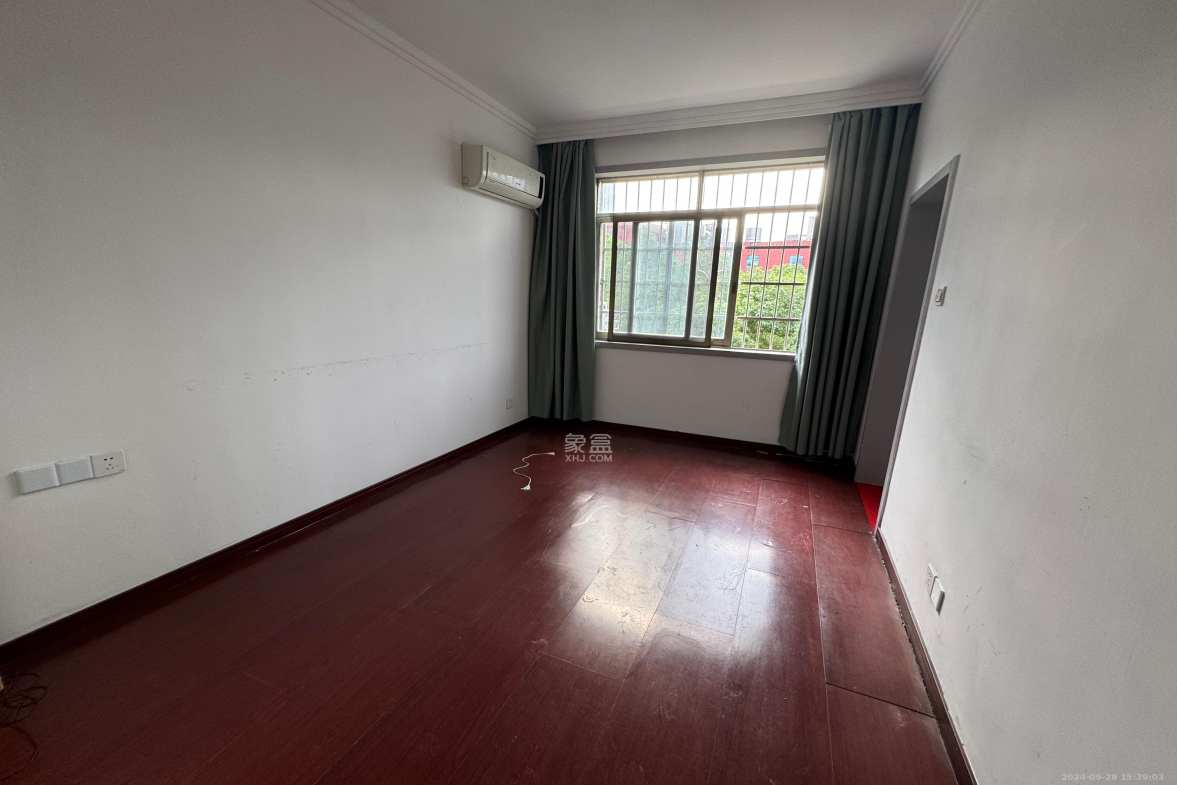 金盆公寓 1室2厅1卫 2200.0元/月 金盆公寓 1室2厅1卫 2200.0元/月室内图