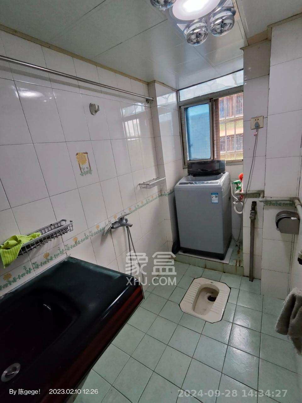 荷花园小区（安置房小区）  3室1厅1卫    2300.0元/月室内图
