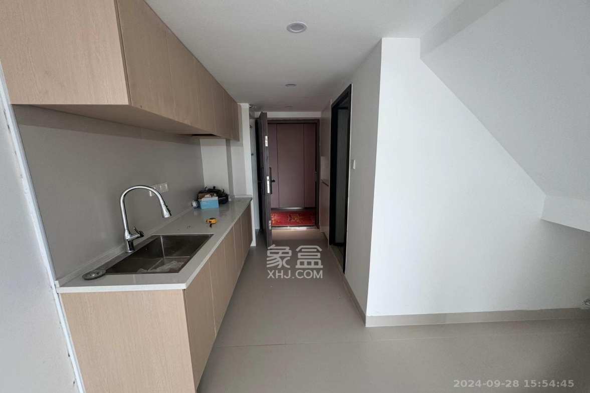 卓越中寰  2室1厅1卫    2800.0元/月室内图