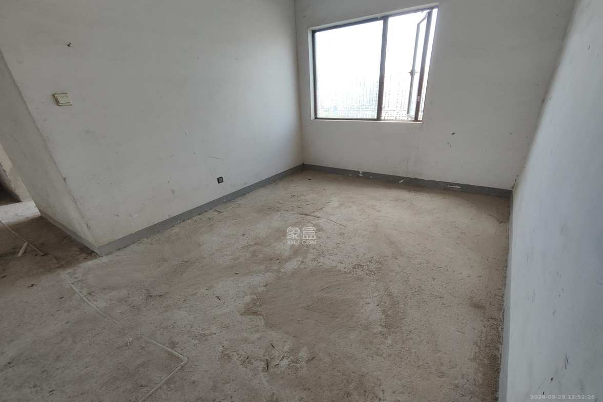 星湖湾一期高层  4室2厅2卫    1200.0元/月室内图