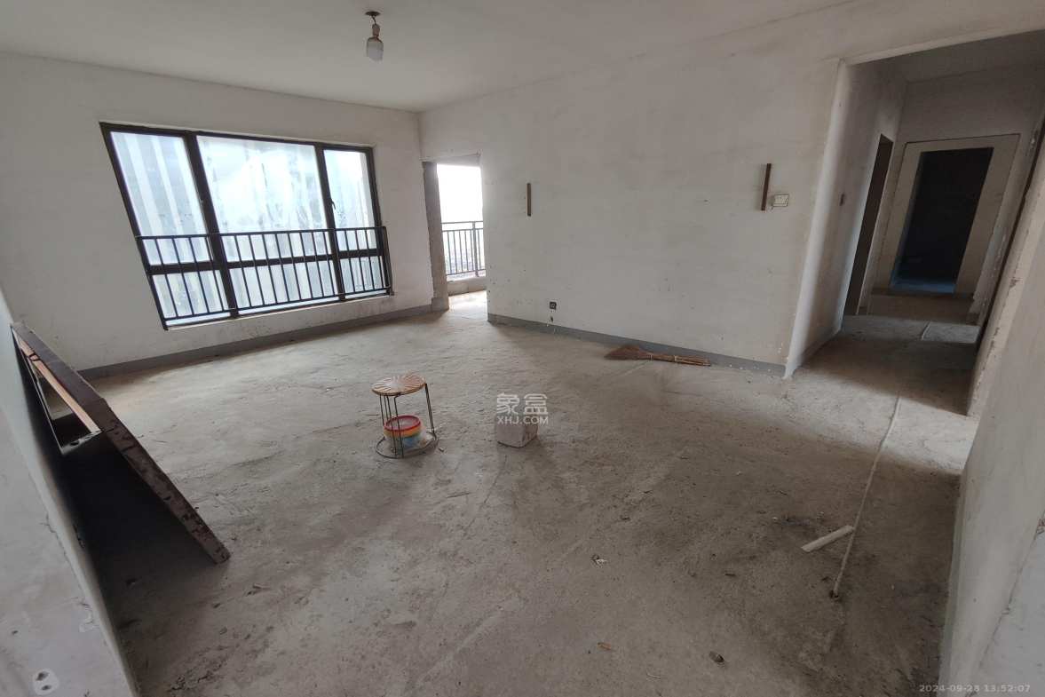 星湖湾一期高层  4室2厅2卫    1200.0元/月室内图