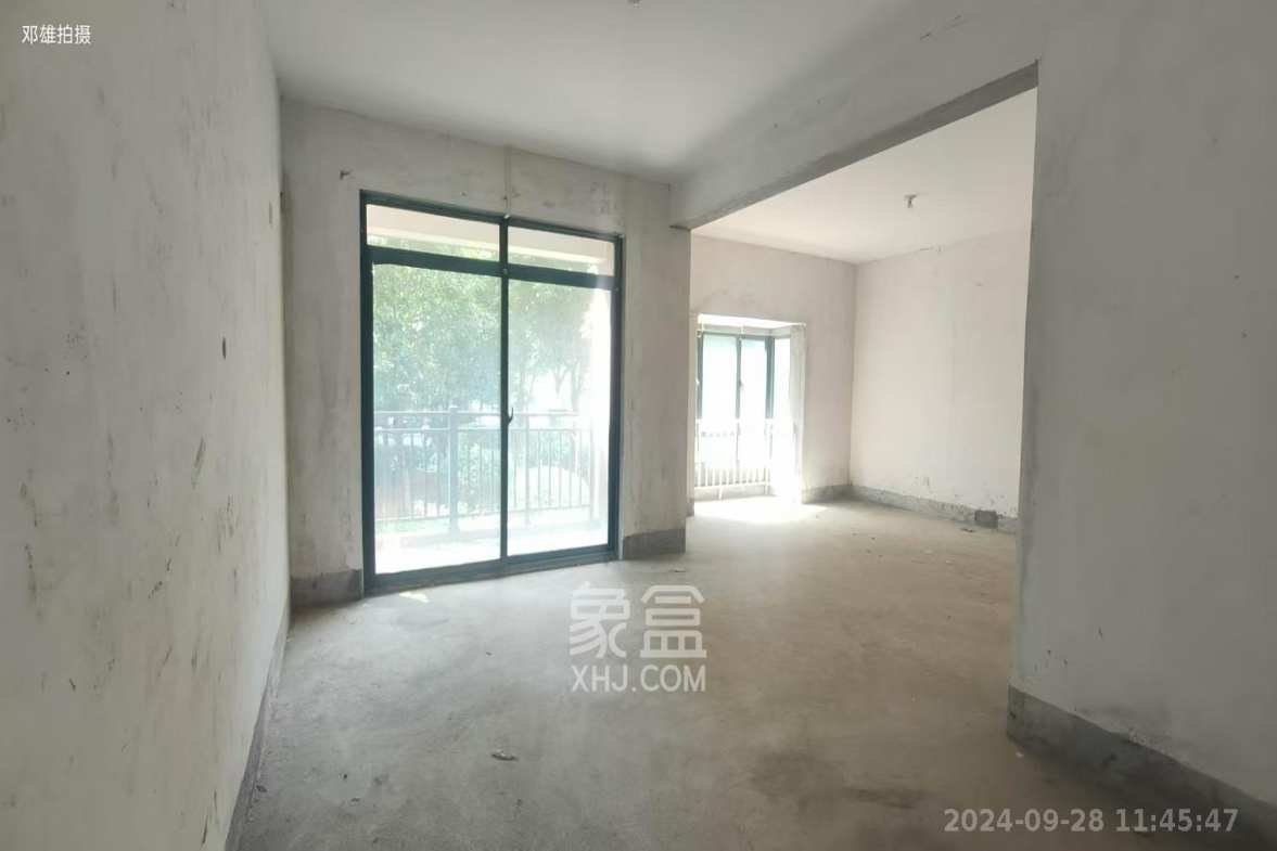 八方小区D区  4室2厅2卫    4000.0元/月 八方小区D区  4室2厅2卫    4000.0元/月室内图