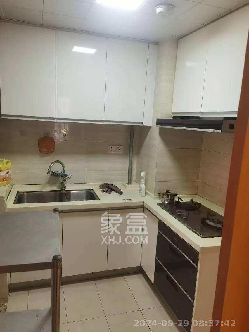 珠江郦城薰衣道  3室2厅1卫   2300.00元/月室内图