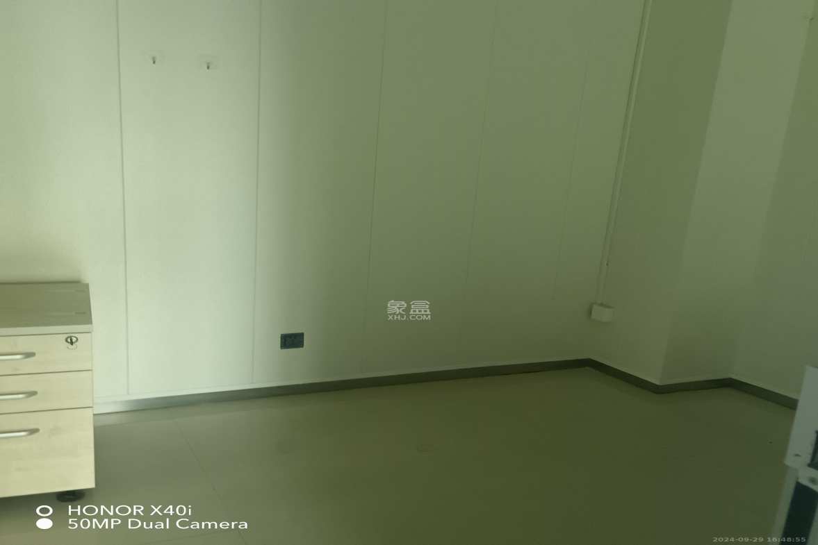 佳天国际新城  1室2厅1卫   4200.00元/月室内图