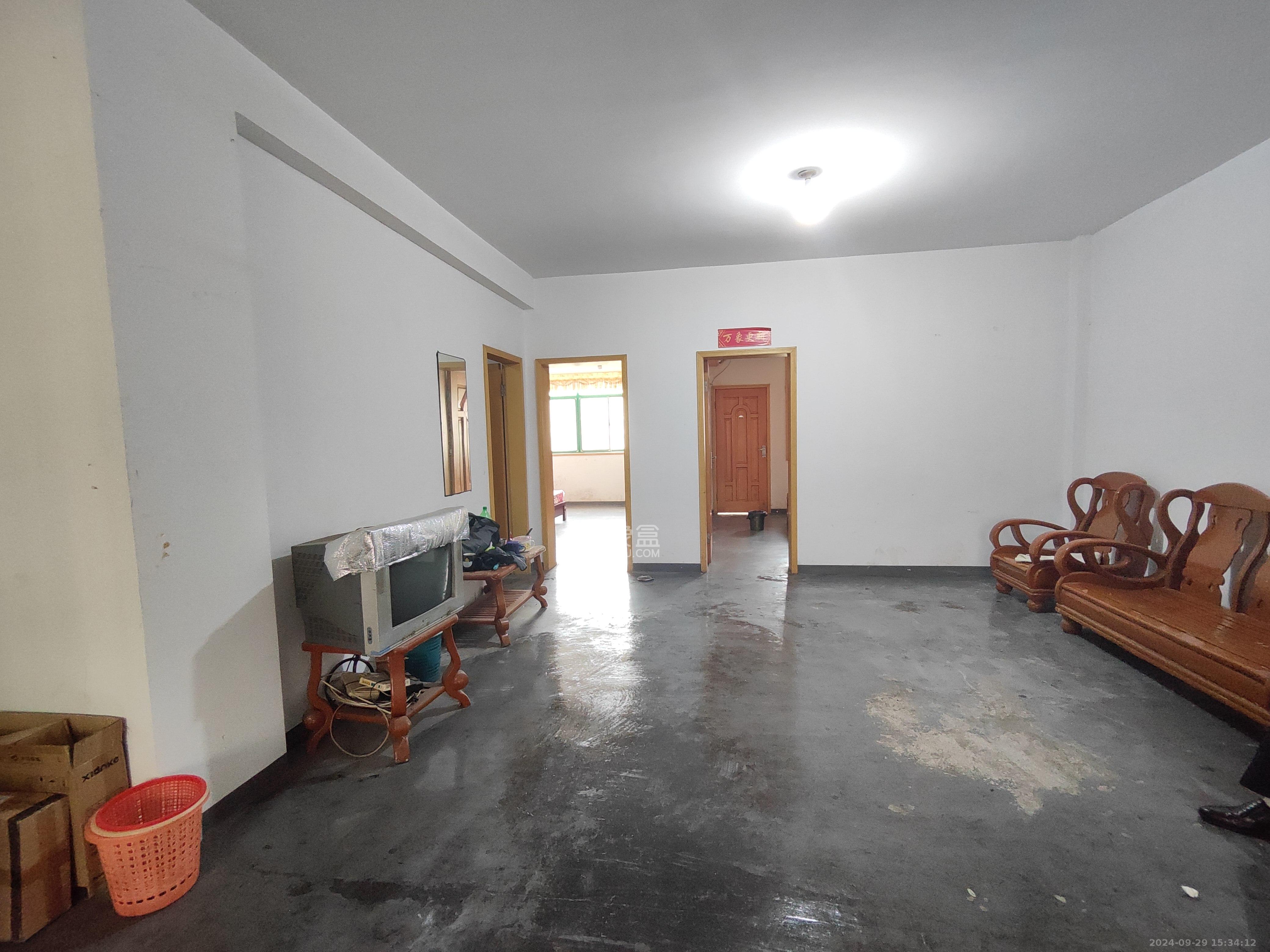 星沙国际物流园/泉星社区  3室2厅1卫    1100.0元/月