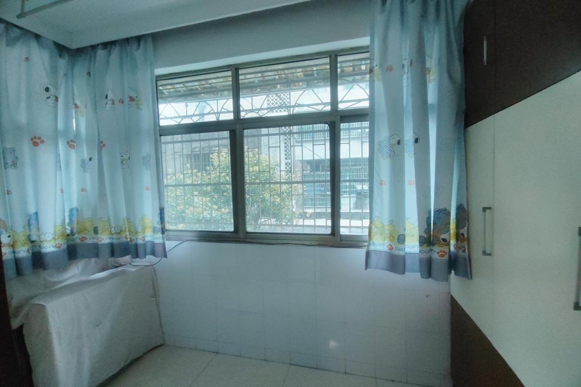 康复医院家属楼  2室1厅1卫    700.0元/月室内图