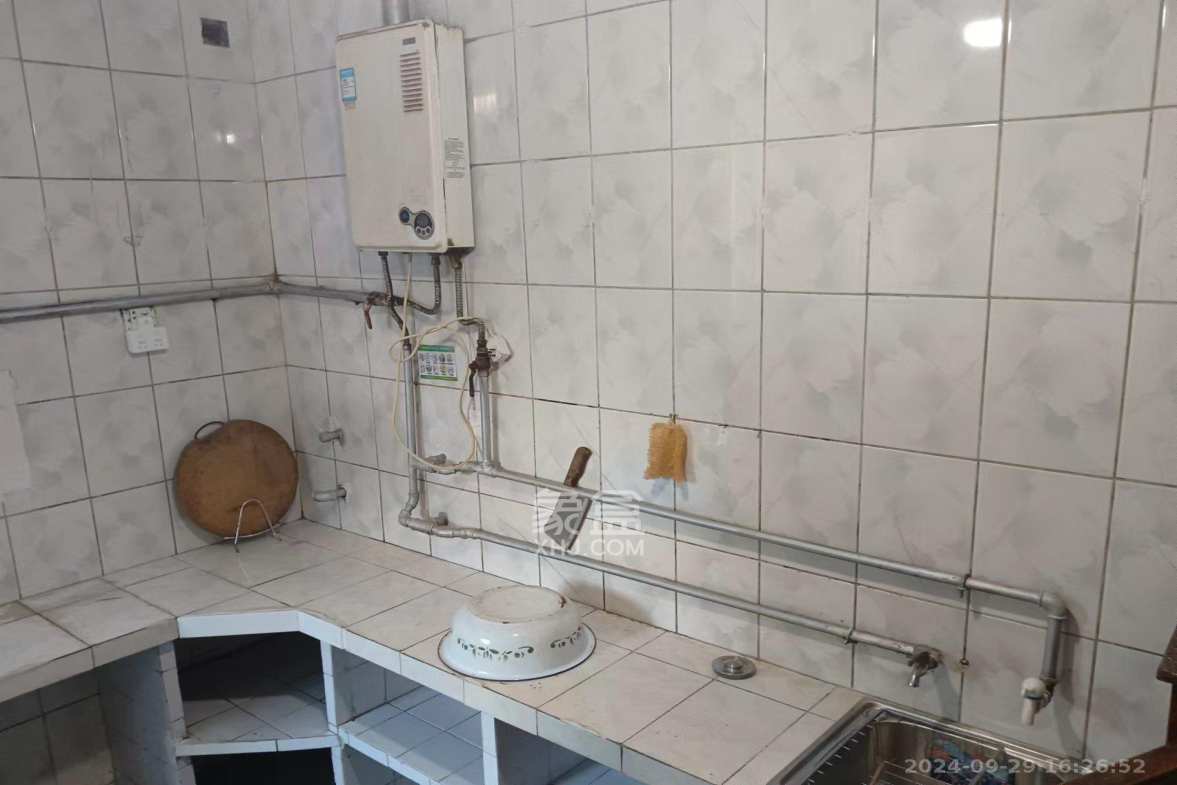 市建委宿舍  3室2厅1卫   2200.00元/月室内图