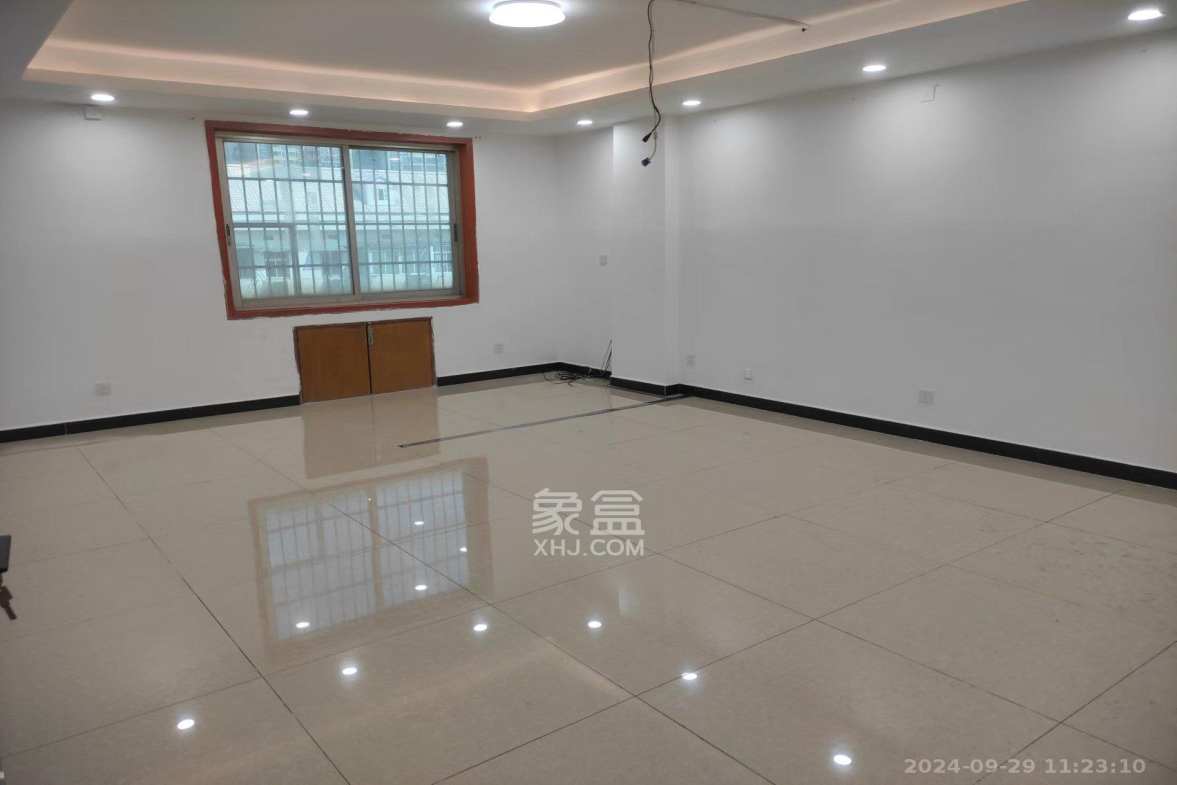 鸿园小区  1室1厅1卫    5000.0元/月室内图1