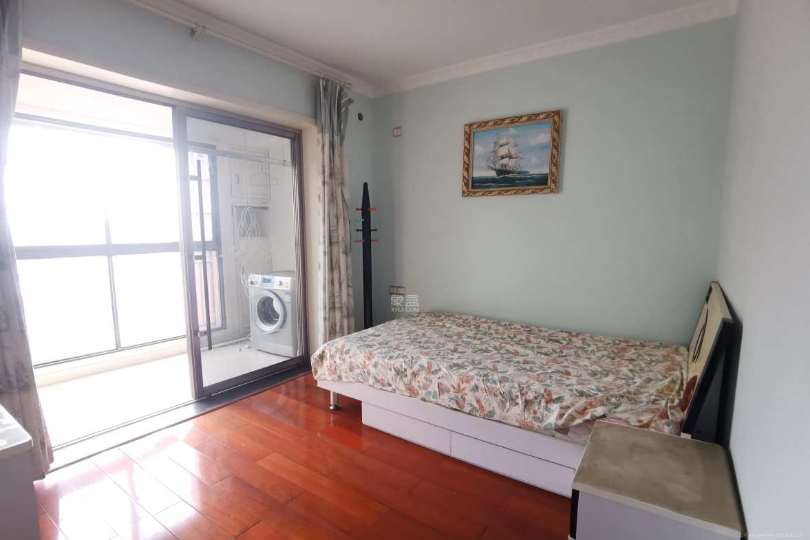 三一街区  3室2厅2卫   2200.00元/月室内图