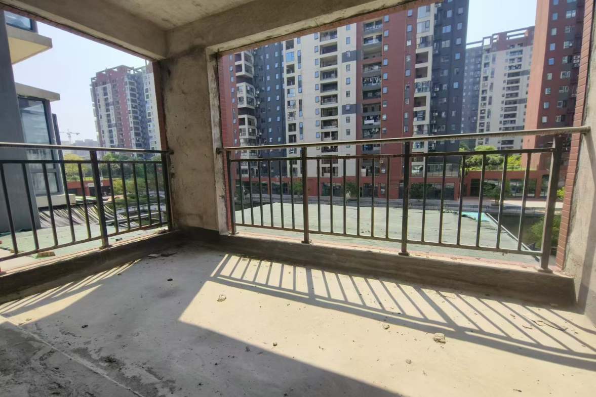 会龙山溪谷（住宅）  4室2厅2卫   52.80万室内图