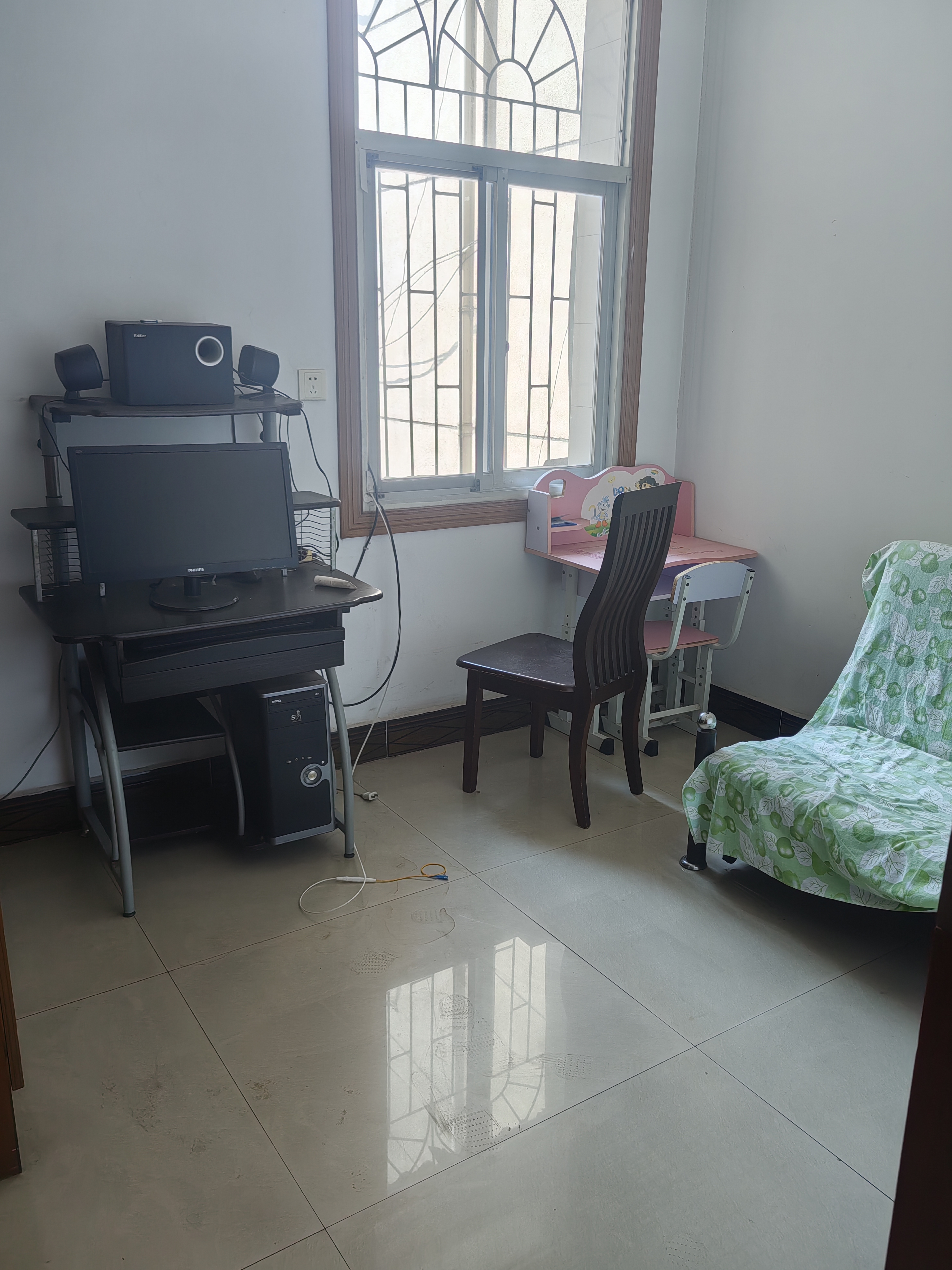 涟钢福利厂（单位）家属楼  3室2厅1卫    35.8万