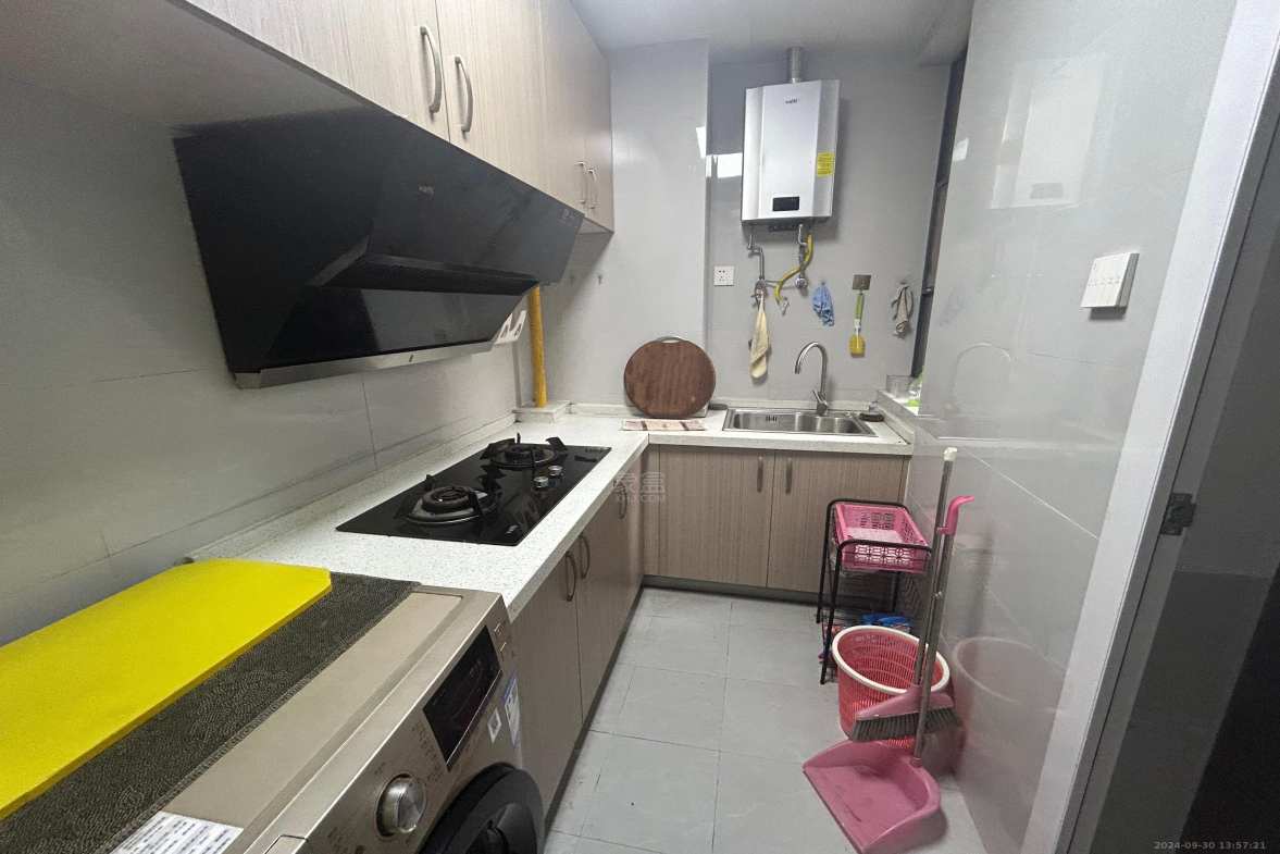 中建江湾壹号  2室1厅1卫   1800.00元/月室内图