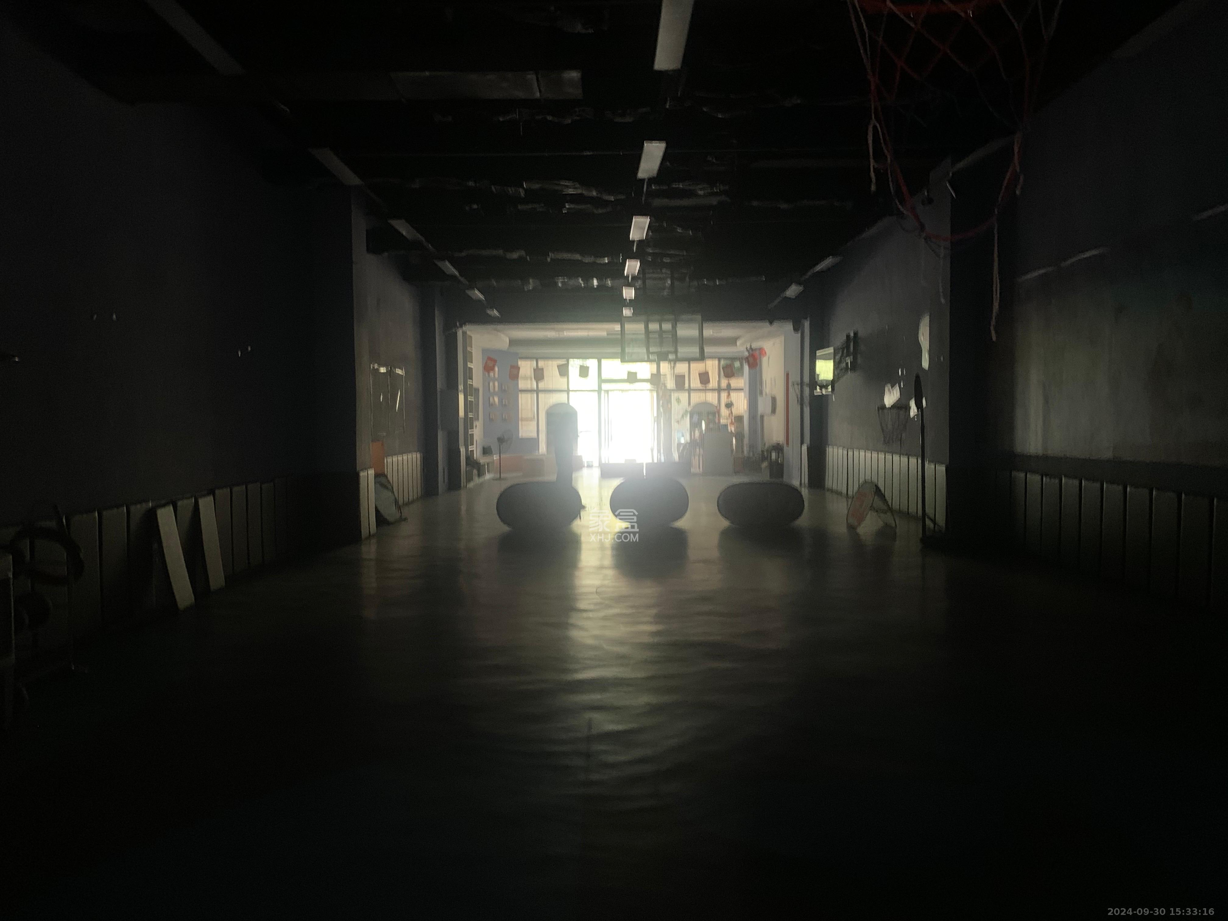 绿地中央广场   335.0㎡      35000.0元/月室内图