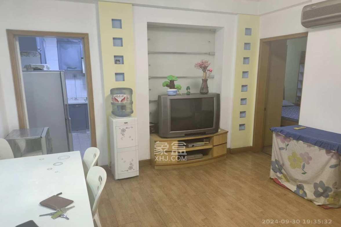 华盛家园  1室1厅1卫   1600.00元/月室内图